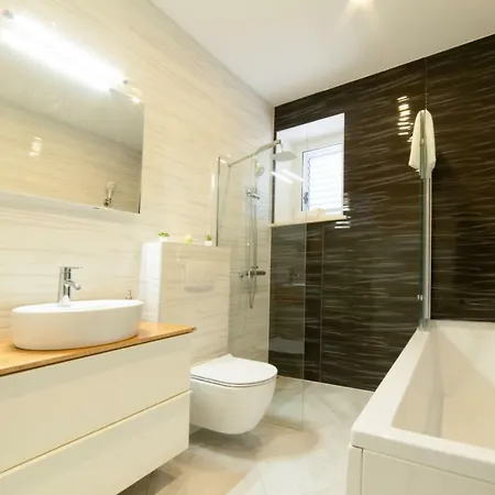 Διαμέρισμα Luxury 5* By Guide & Sleep *