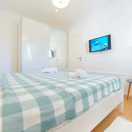 Διαμέρισμα Luxury 5* By Guide & Sleep *