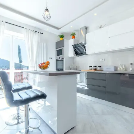 Apartmán Luxury 5* By Guide & Sleep *